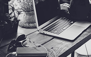 爱游戏在线娱乐官网-诺里奇城防守严密，黄蜂军团全力冲超，诺里奇地图