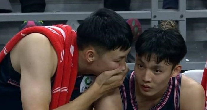 包含CBA联赛多场焦点战精彩纷呈，球迷叫好的词条