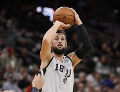 爱游戏体育app-马刺迎来里程碑，波波维奇执教生涯再添光彩的简单介绍