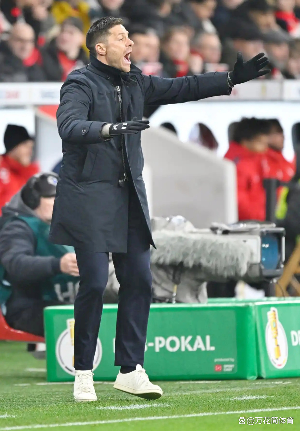 逆转戏码：北京队末节爆发，关键三分引爆全场！