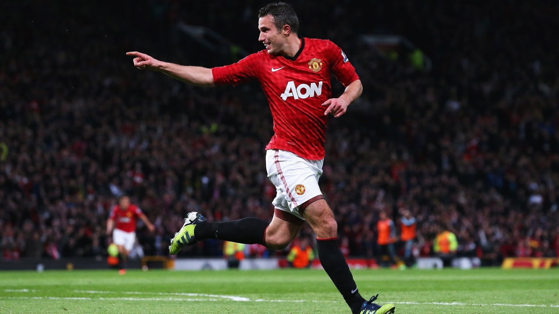 爱游戏官方-绝境中的“逆风战士”：逆境中的欧冠战斗精神，逆风比赛