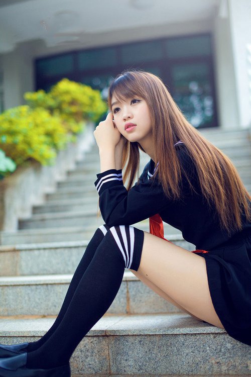 爱游戏体育-主场之战精彩激烈，比赛热度高涨令人期待，主场迎战