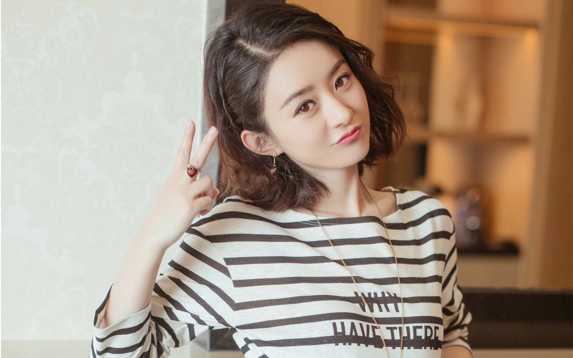 追赶赛中的精彩超车瞬间,追车比赛