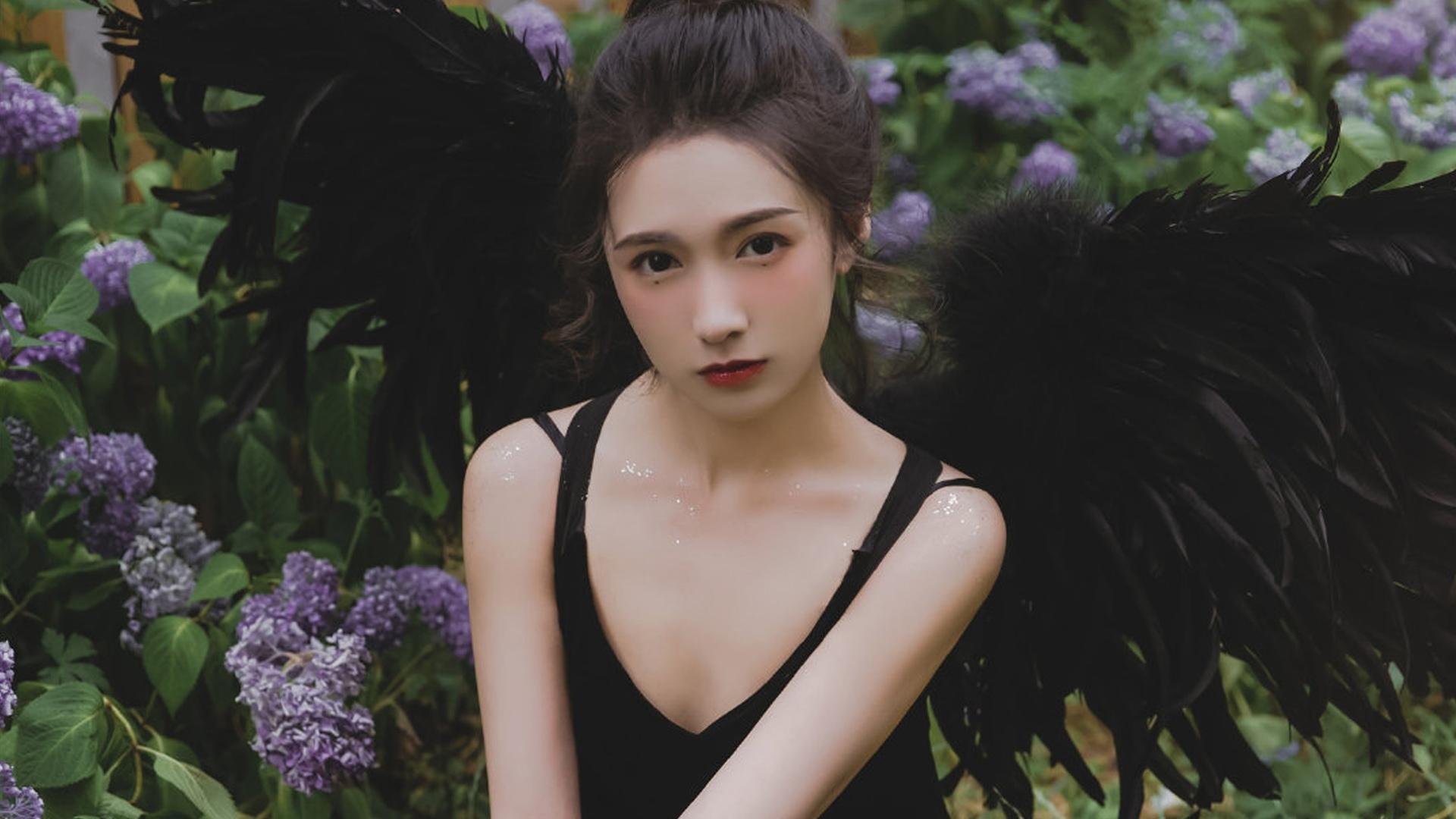 网球公开赛冠军争夺战激烈，著名网球公开赛