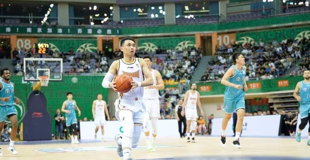 爱游戏体育：CBA季后赛，战术调整真的能改变比赛的走向吗？的简单介绍