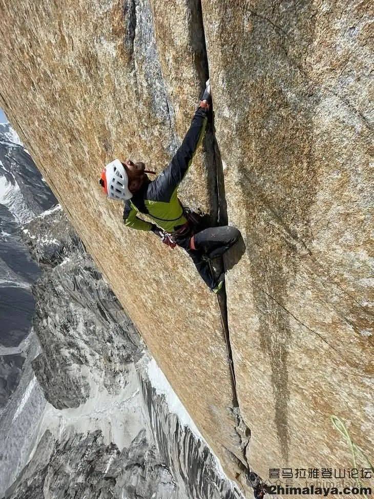 关于爱游戏体育:登山探险，征服自然高峰的信息