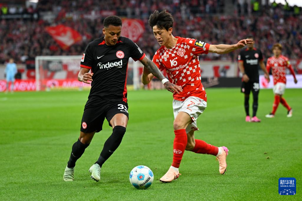 爱游戏体育:德甲的文化体验：从地方足球到国际舞台的简单介绍