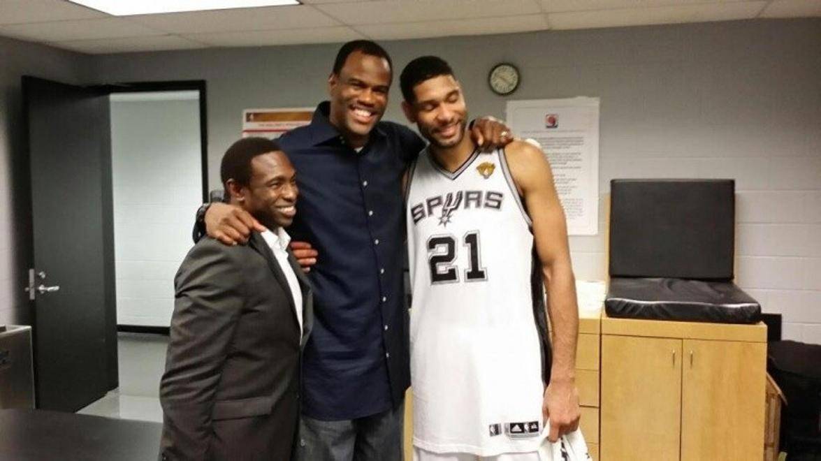 关于爱游戏体育：NBA球星纪录片：讲述大卫·罗宾逊的传奇生涯的信息