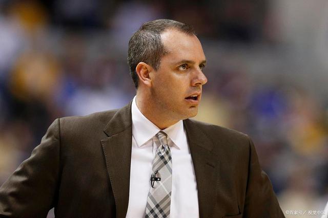 爱游戏体育：太阳队新赛季：艾顿能否在内线打出统治力，成为球队的防守屏障？的简单介绍