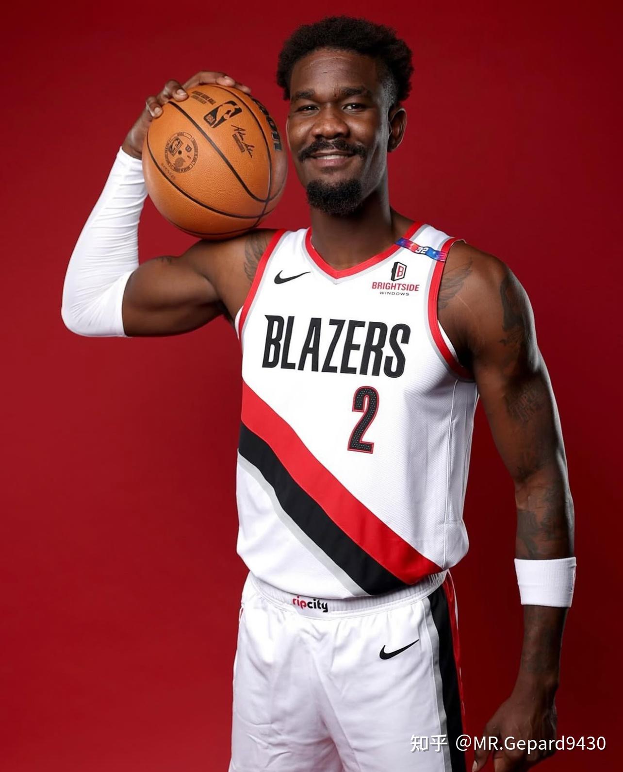 爱游戏体育:太阳队新赛季:艾顿能否在内线打出统治力,成为球队的防守屏障?的简单介绍 爱游戏体育:太阳队新赛季:艾顿能否在内线打出统治力,成为球队的防守屏障?的简单介绍