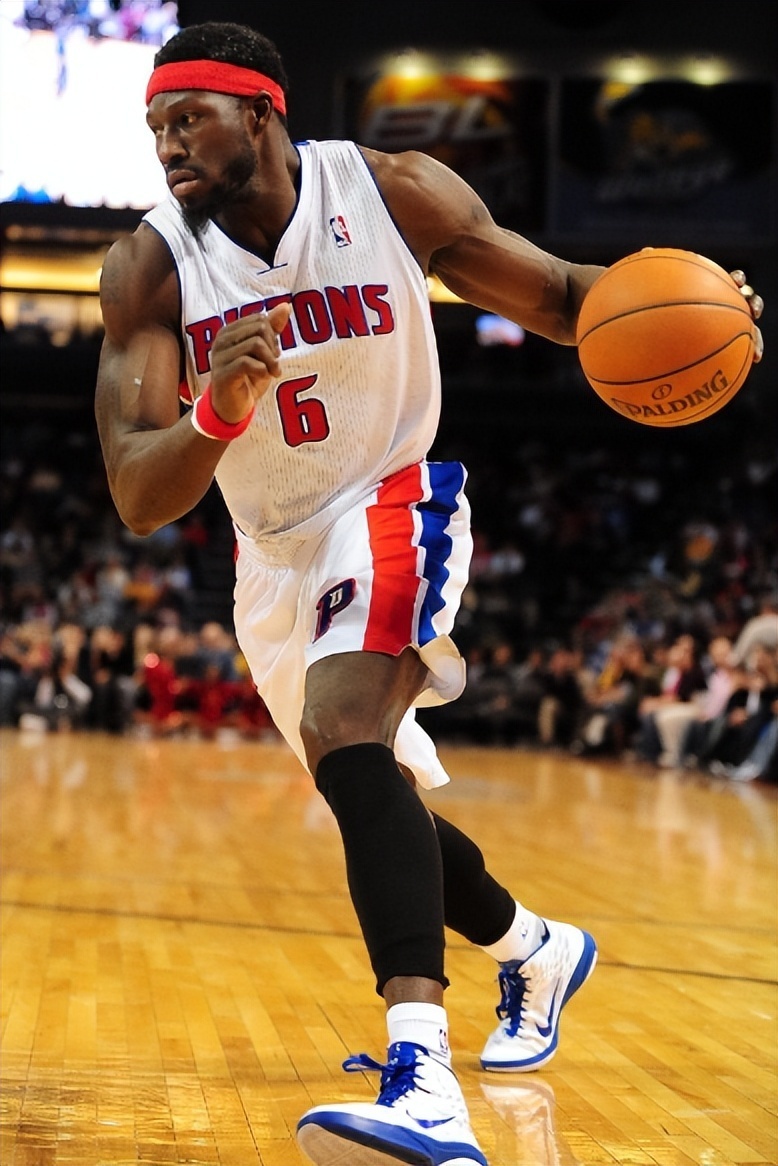 包含爱游戏体育：中国男篮历史上的经典防守球员：回顾那些令人窒息的防守表现的词条