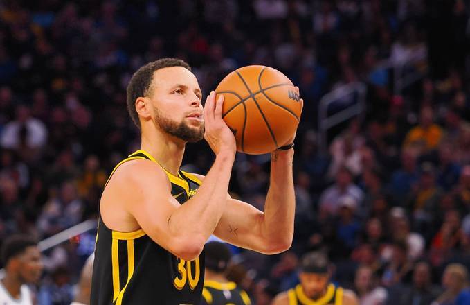 包含爱游戏体育:勇士队库里的个人训练计划揭秘：如何保持状态，延长职业生涯，继续书写传奇？的词条